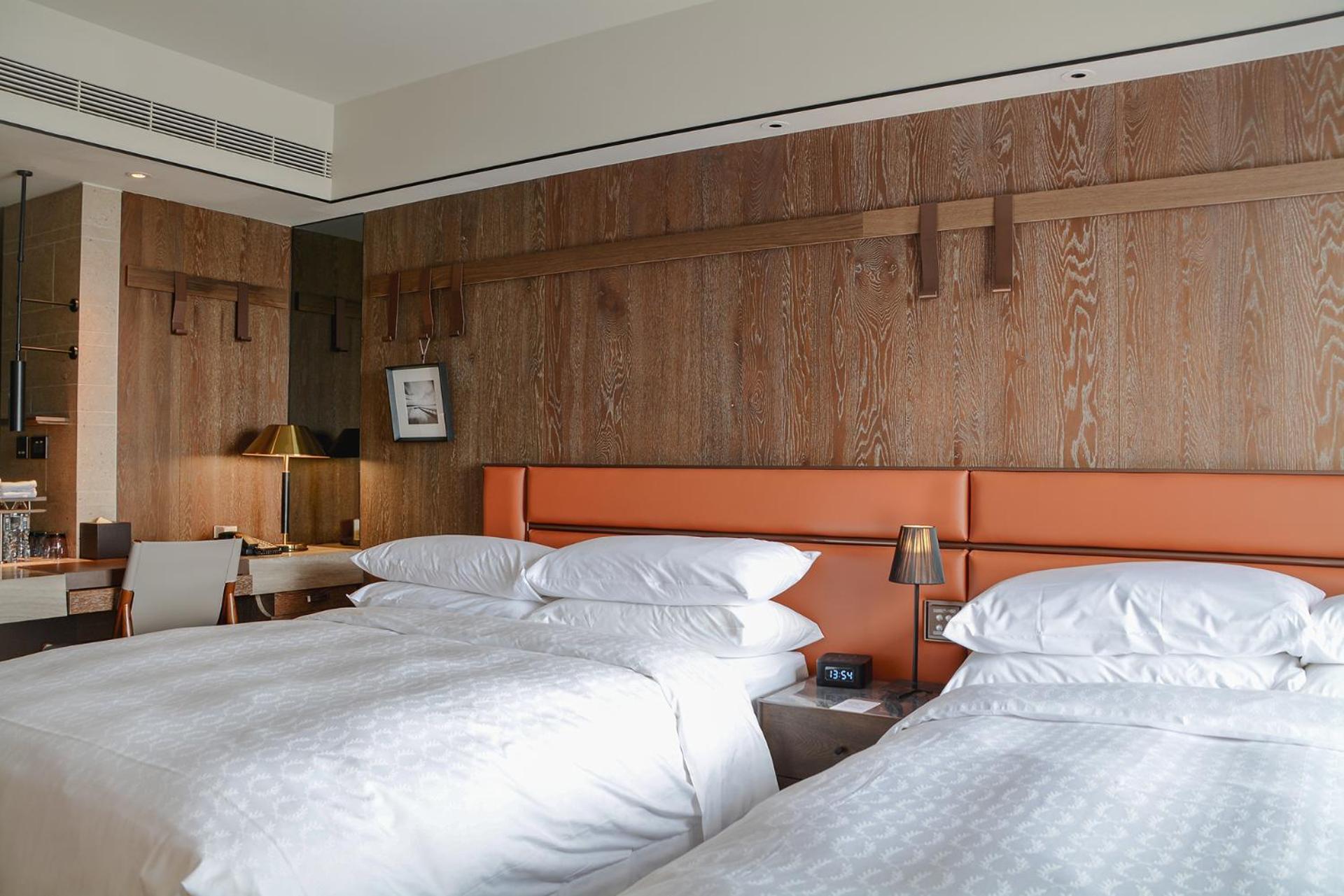 Sheraton Taitung Hotel Экстерьер фото A room at the hotel
