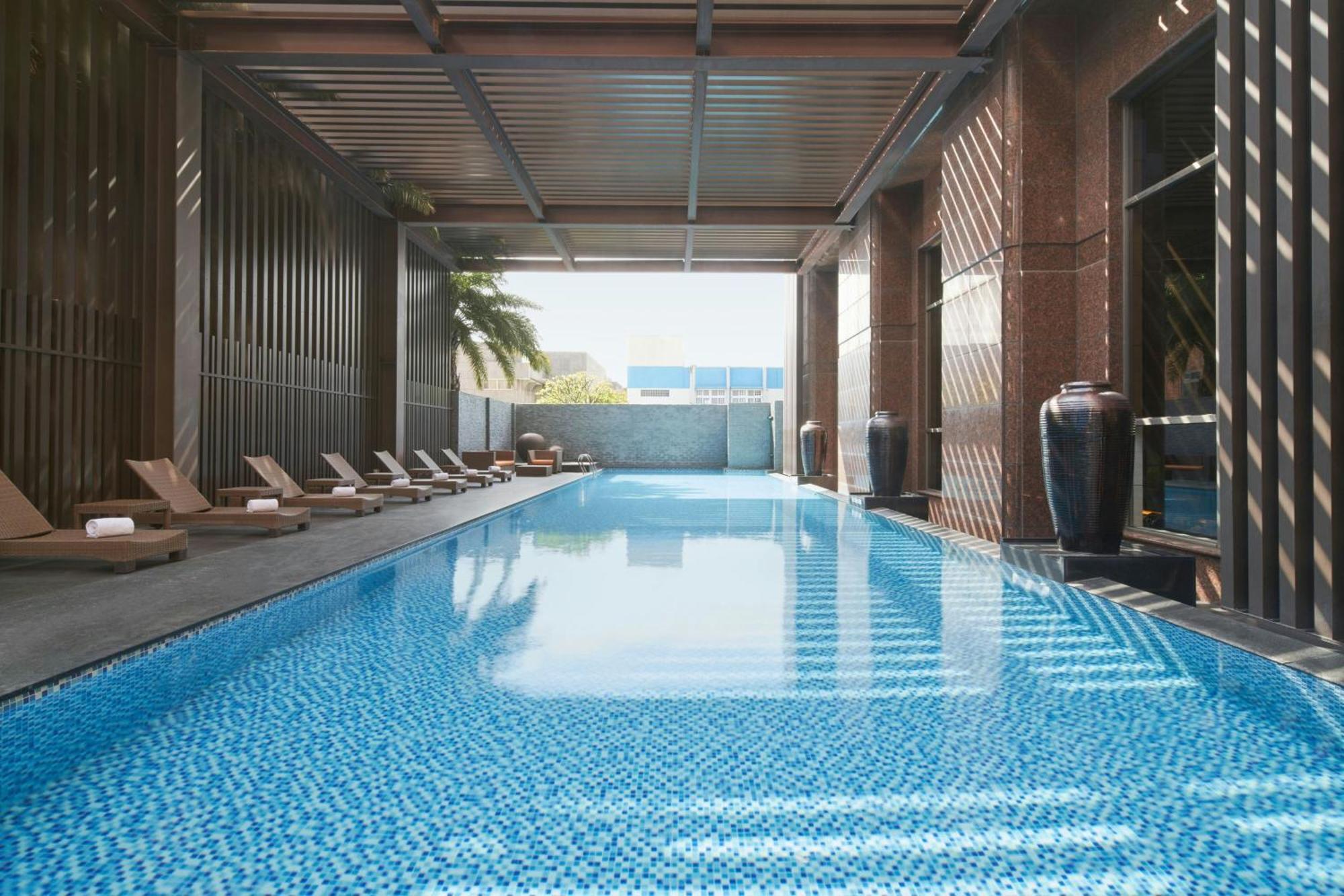 Sheraton Taitung Hotel Экстерьер фото The swimming pool at The Hari